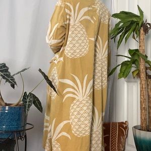 This Magnolia Pearl cape jacket is a perfect addition to any outfit!